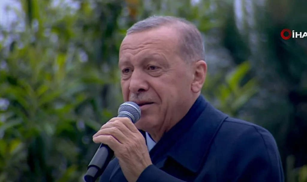 Cumhurbaşkanı Erdoğan'dan Sandıklar Kapandıktan Sonra İlk Açıklama! 'Bize Demokrasi Bayramı Yaşattınız'