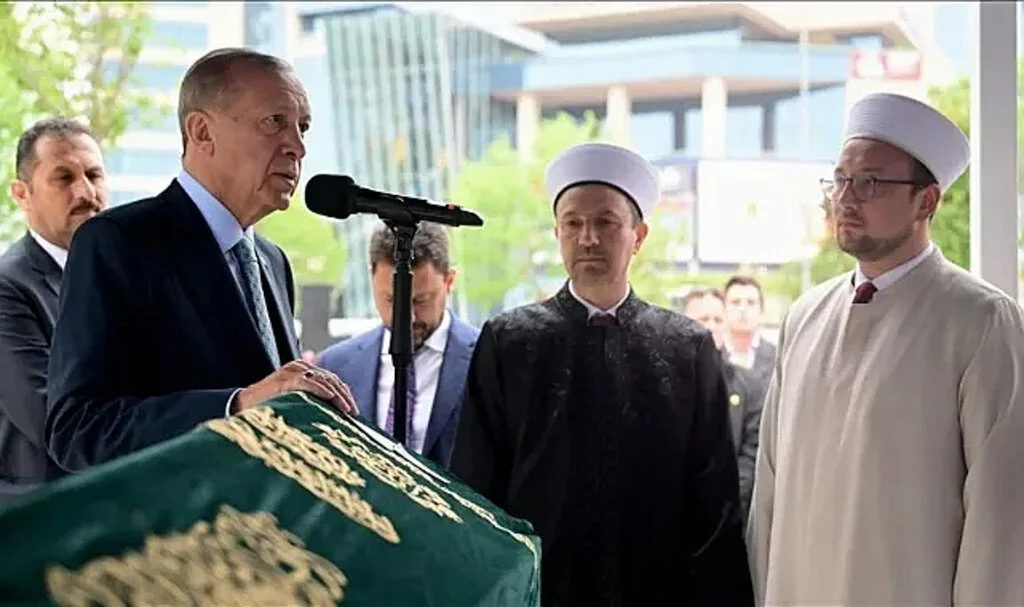 Cumhurbaşkanı Erdoğan, Gazeteci Yazar Engin Ardıç'ın Cenaze Törenine Katıldı