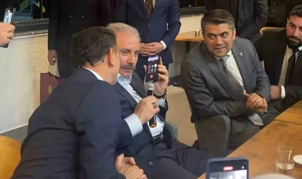 Cumhurbaşkanı Erdoğan'ın Esprili Sözleri Salonu Güldürdü! 'Gençlik' Buluşmasına Telefonla Katıldı