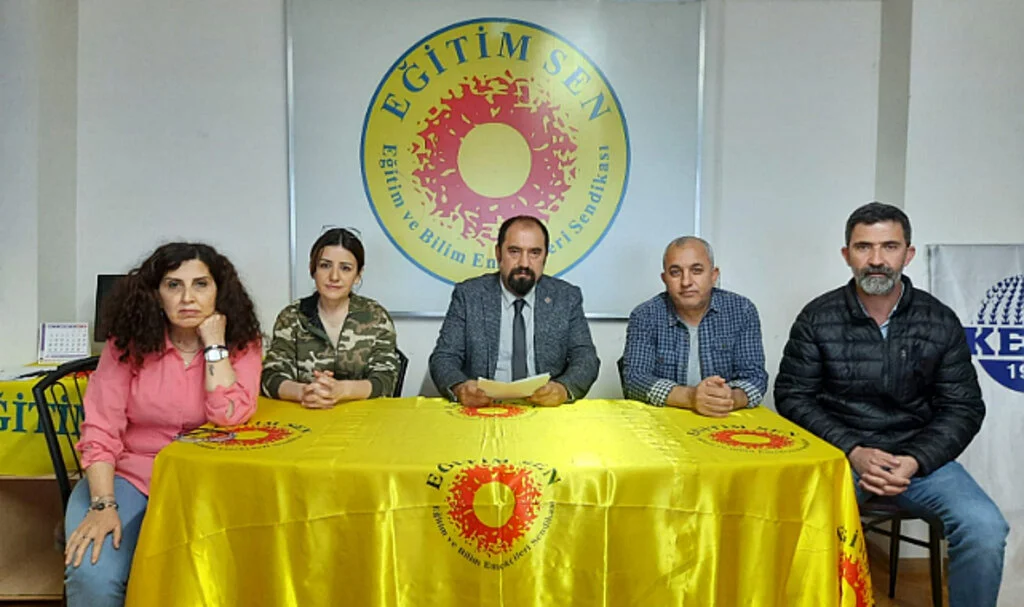 Eğitim Sen Samsun Şube Başkanı Ersin Gür: Yeni Öğretmenlik Kanunu Mağdur Ediyor 