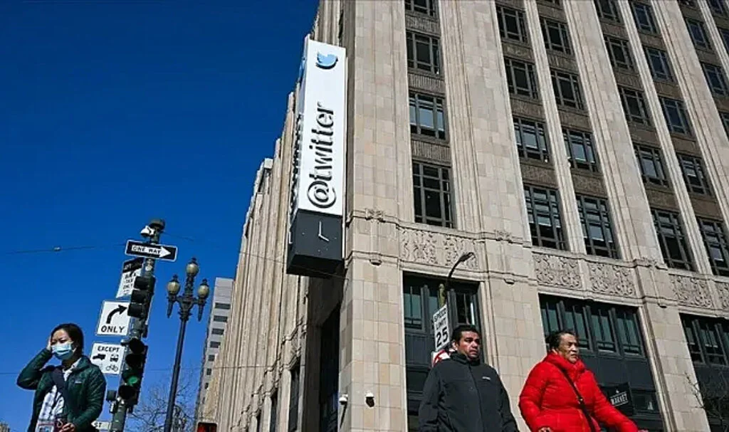Elon Musk, Twitter'ın Genel Merkezinin Taşınabileceğini İma Etti