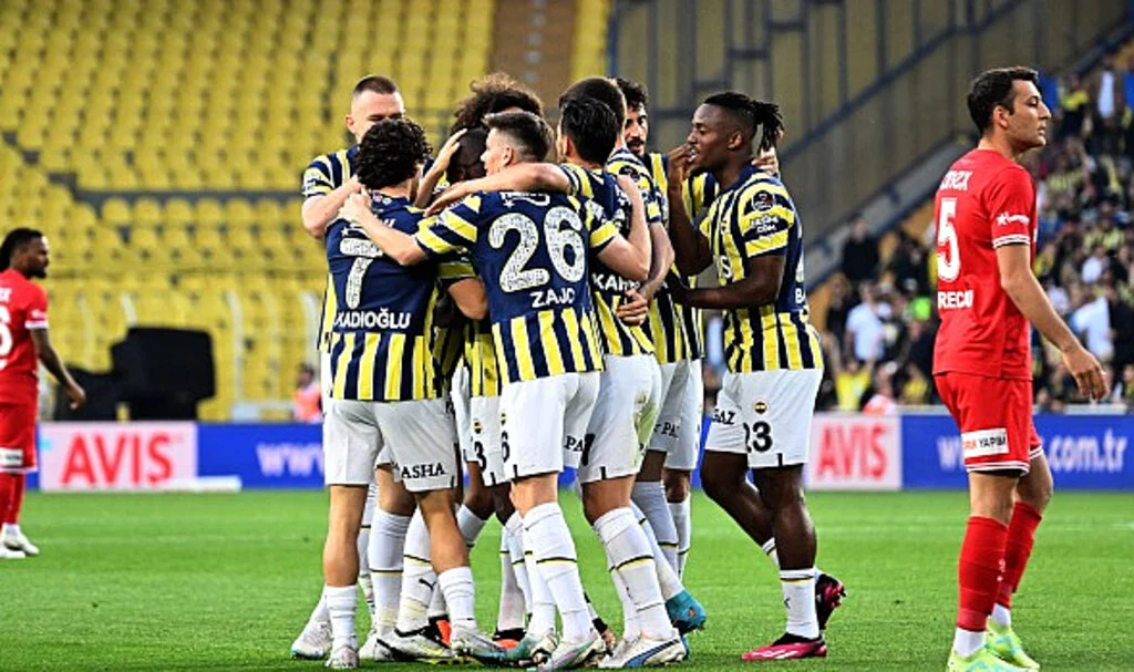 Fenerbahçe'ye galibiyet yetmedi