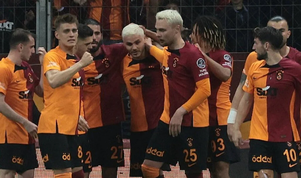 Galatasaray'da ilk ayrılık kapıda!