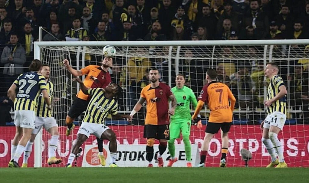 Galatasaray-Fenerbahçe maçının biletleri satışa çıkıyor