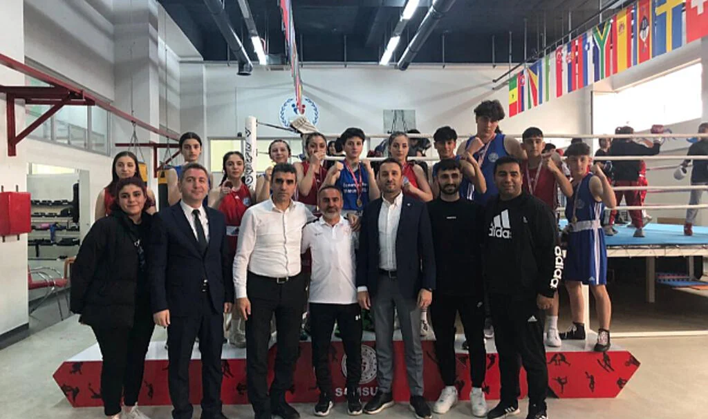Gençler ringin tozunu attı