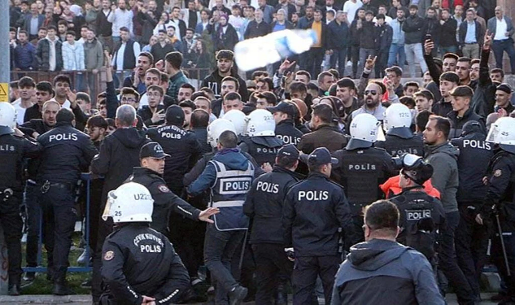 İmamoğlu'nun konuşması sırasında çıkan olaylarla ilgili gözaltına alınan dokuz kişi daha serbest