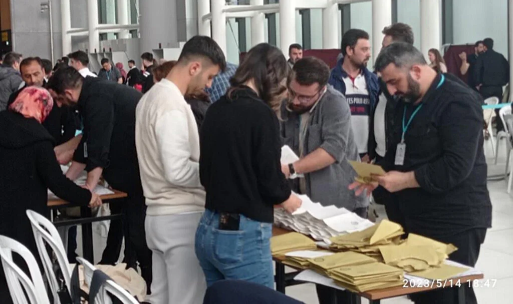 İstanbul Havalimanı’nda Oy Sayımı Başladı