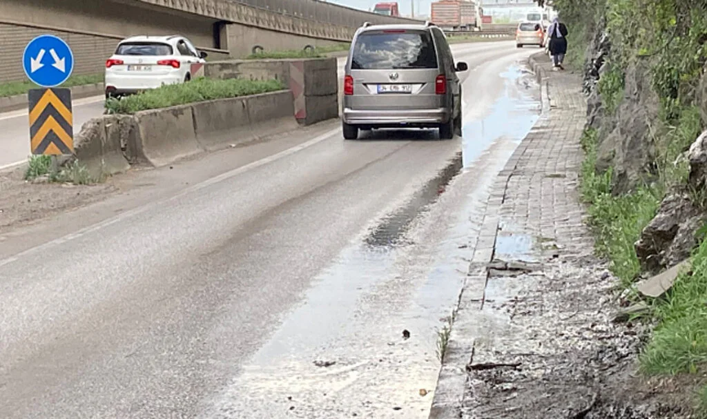 Lovelet Outlet'e ulaşan kaldırımların hali tepki çekti