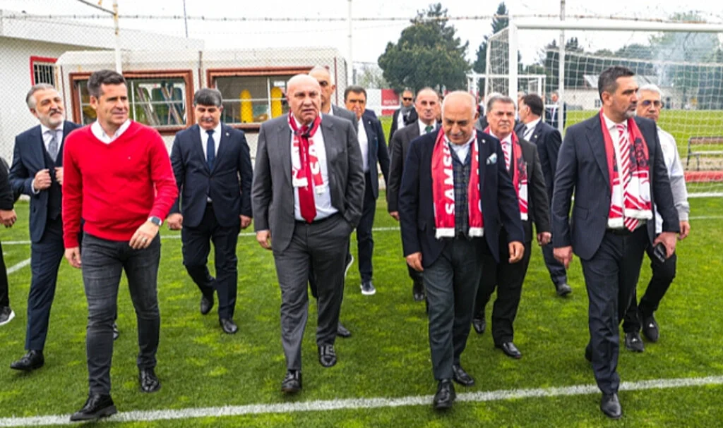 Mehmet Büyükekşi tesisleri beğendi