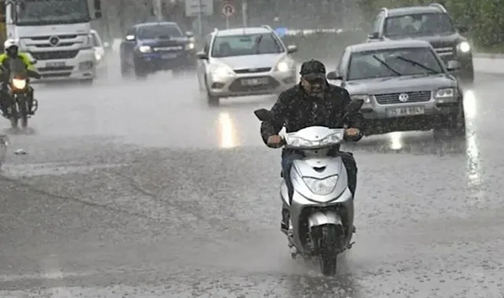 Meteoroloji Uyardı: Sağanak Yağış Günlerce Sürecek