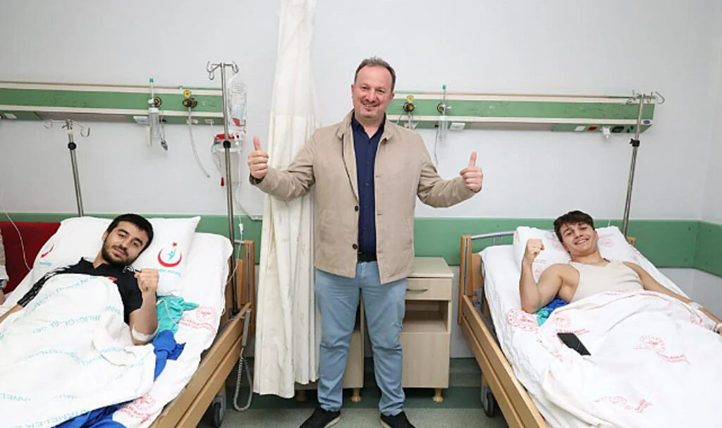 Milli Sporcular Samsun Eğitim ve Araştırma Hastanesinde Ameliyat Edildi