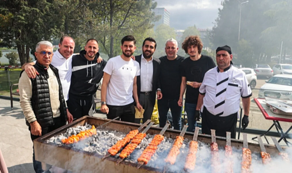 Nuri Asan'da mangal keyfi
