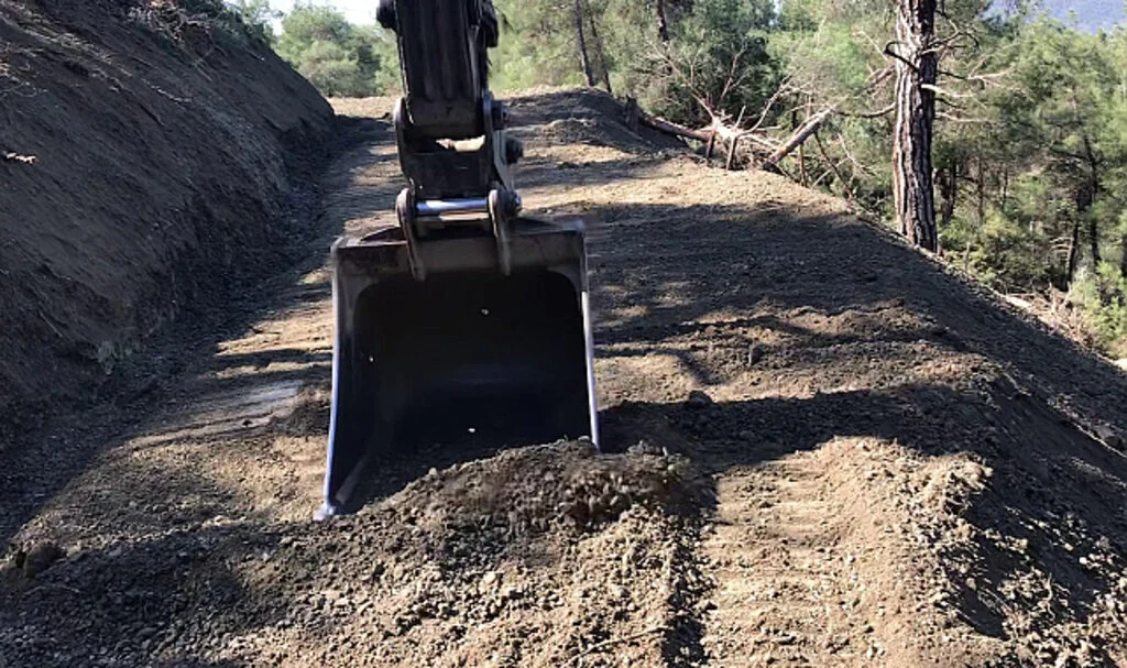 ORMAN YOLUNDA YENİ YOL YAPIM İŞİ