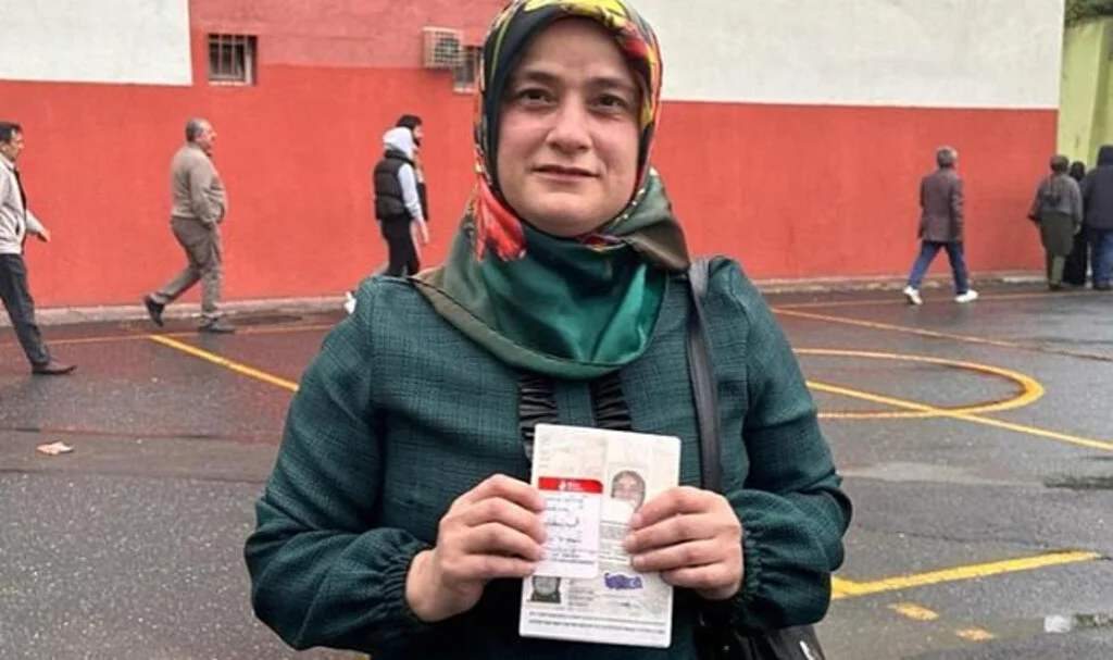 Oy kullanabilmek için 15 bin lira yol parası ödeyip Azerbaycan’dan geldi!