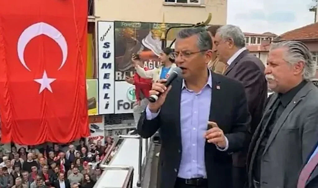 Özgür Özel Konya’da Konuştu: Kimler Kimlerle Beraber