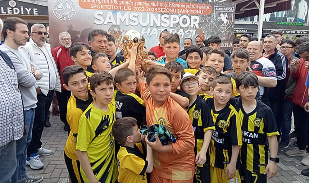 Şampiyonluk Kupası İlçe İlçe Geziyor
