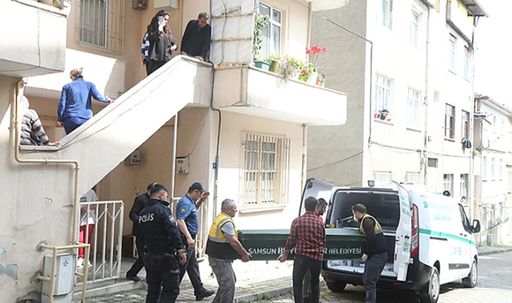 Samsun'da 3. Kattaki Dairenin Penceresinden Düşen Kişi Yaşamını Yitirdi