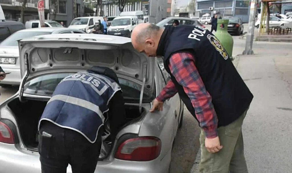 Samsun’da Bin 459 Aranan Şahıs Yakalandı, 171 Araç Trafikten Men Edildi