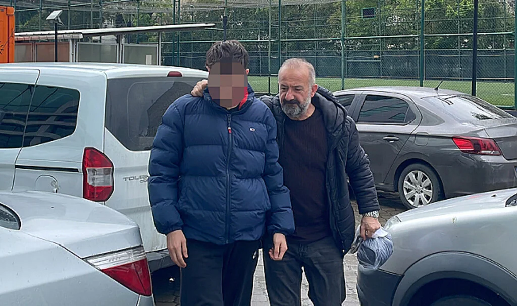Samsun'da Halı Sahadaki Kavgada Bir Kişinin Çenesinin Kırılmasıyla İlgili 3 Zanlı Yakalandı