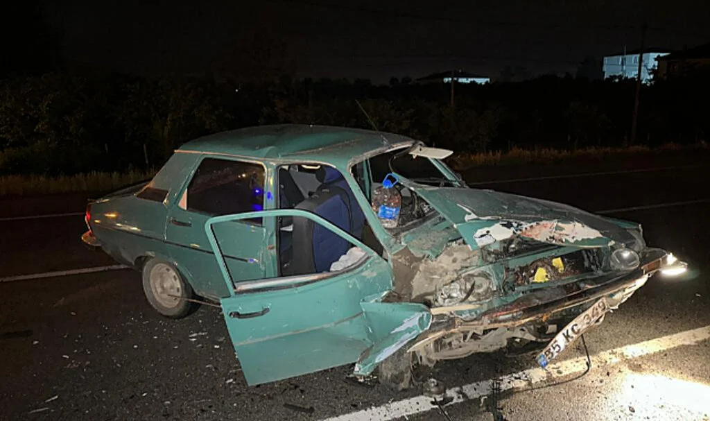 Samsun'da İki Otomobilin Çarpıştığı Kazada 6 Kişi Yaralandı