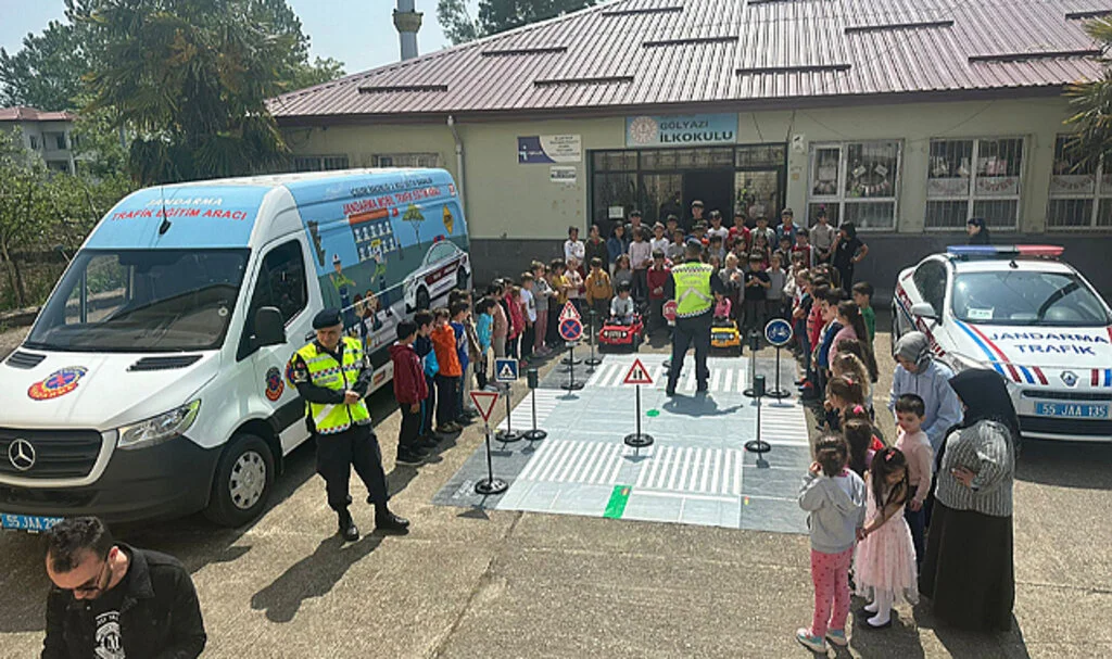 Samsun'da Öğrencilere Trafik Eğitimi 