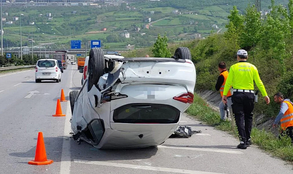 Samsun'da Otomobile Çarpan Araç Takla Attı