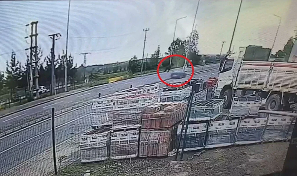 Samsun’da Otomobilin Çarptığı Yaya Havada Takla Attı