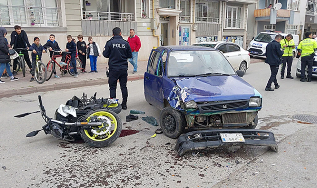 Samsun’da Otomobille Çarpışan Motosiklet Sürücüsü Yaralandı