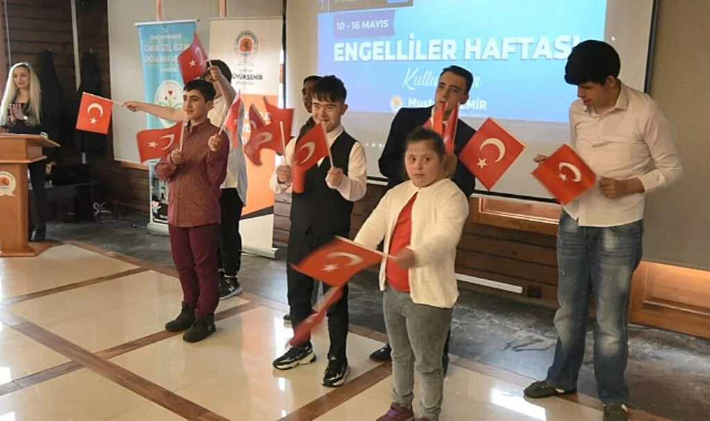 Samsun'da Özel Öğrenciler 'Yaza Merhaba' Dedi