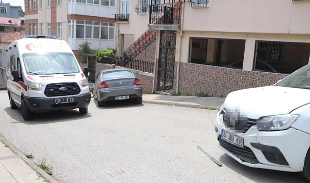 Samsun’da Sokak Arasında Otomobiller Çarpıştı: 1 Yaralı