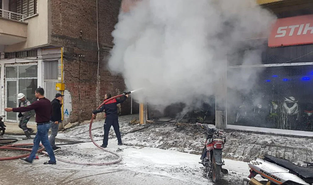 Samsun’da Tamirhanede Yangın