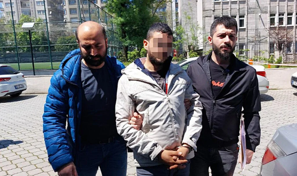 Samsun'da Tartıştığı Genci Sırtından Bıçakladı