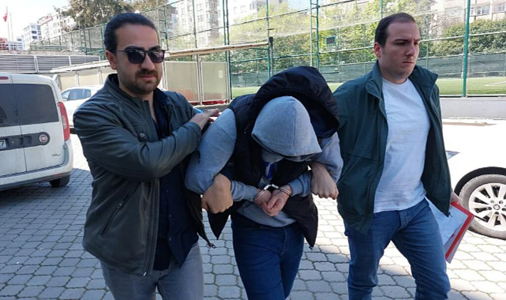 Samsun'da Tartıştığı Kız Arkadaşını Silahla Yaraladı