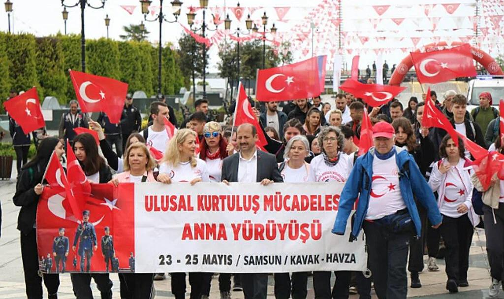 Samsun'da Ulusal Kurtuluş Mücadelesi Anma Yürüyüşü Başladı