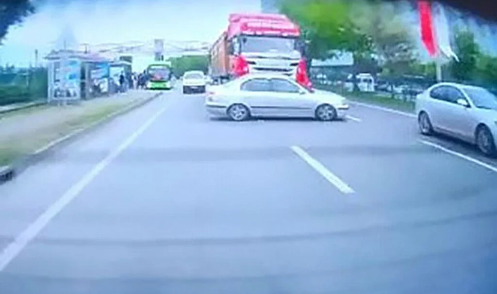 Samsun'da Yürekleri Ağza Getiren Kaza Kameraya Yansıdı