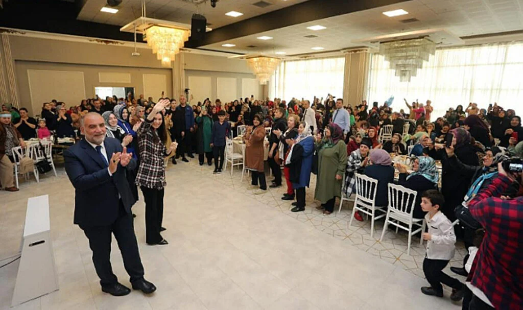 Sandıkçı: “Erdoğan’ı Yeniden Cumhurbaşkanı Seçeceğiz”