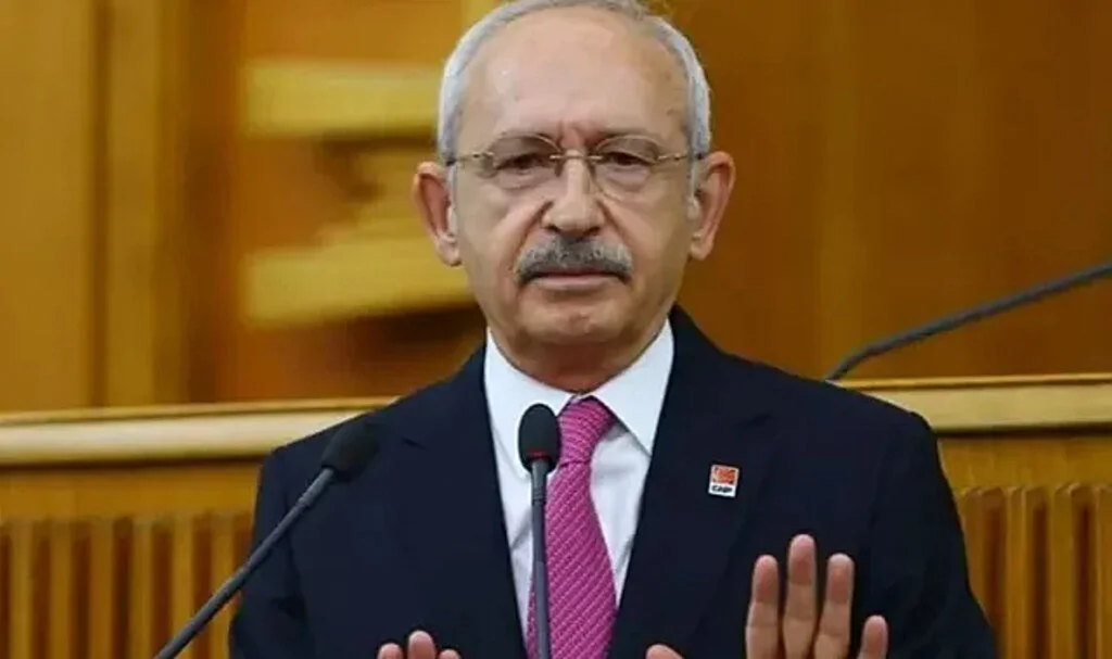 Seçim Gecesi CHP'de Hareketli Dakikalar! Canlı Yayında Açıkladı: 'İstifalarını Sundular'