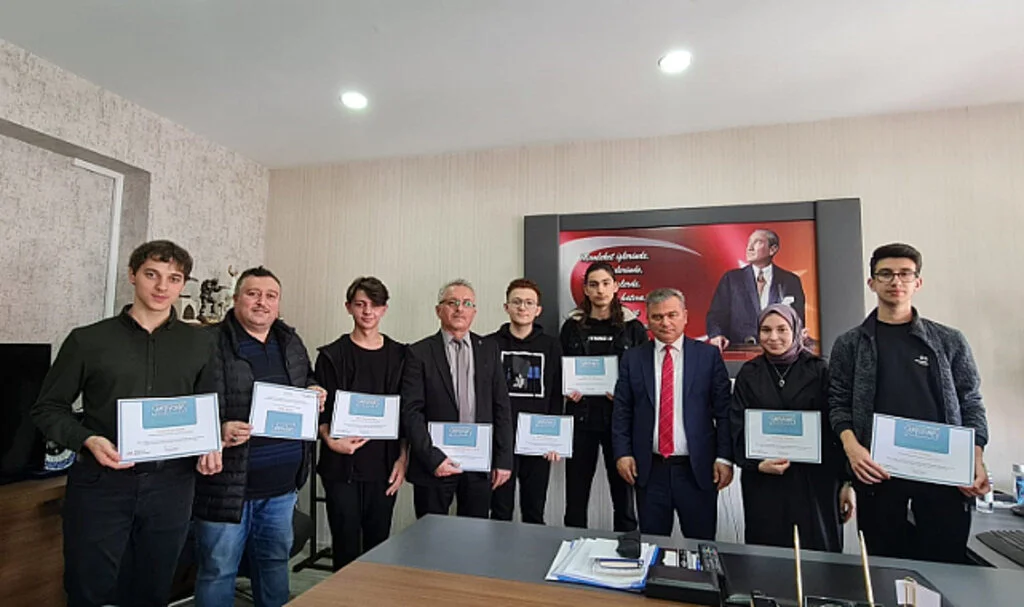 Tekkeköylü öğrenciler zeka şampiyonasında finallerde