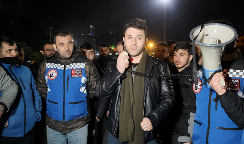 TİP'li Bolat'tan Motokuryelere Destek 