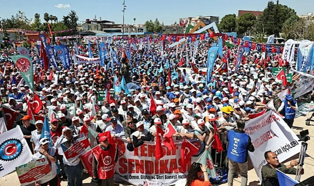 TÜRK-İŞ'ten Zam Çıkışı: İstediğimiz Olmazsa...