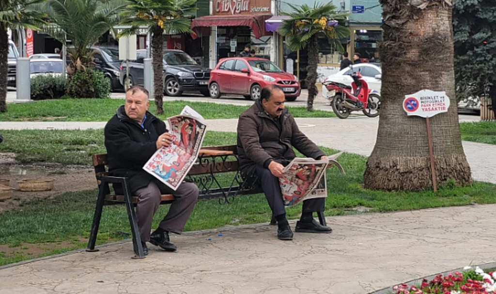 Vatandaş Seçimi HHALK'tan Takip Ediyor 