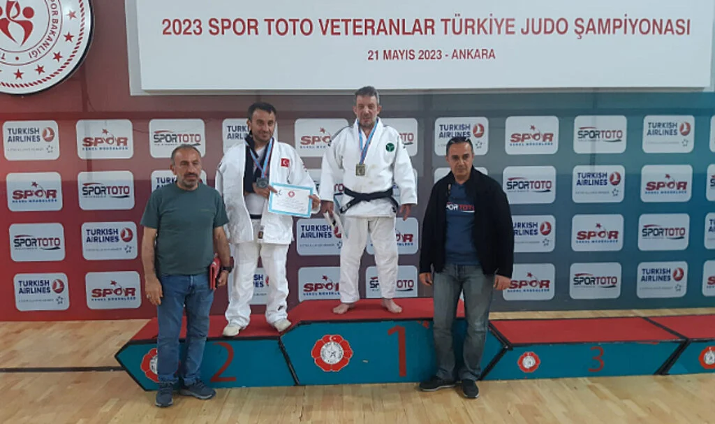 Veteranlarda Şampiyon Gürbüz Şahin