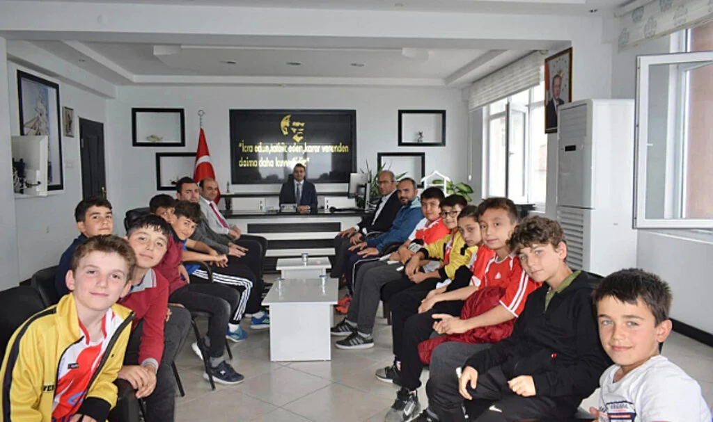 Yakakentli küçük sporcuların voleybol başarısı