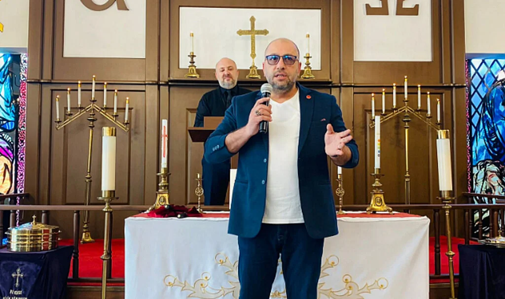Yeniden Refah Kilisede Oy İstedi 