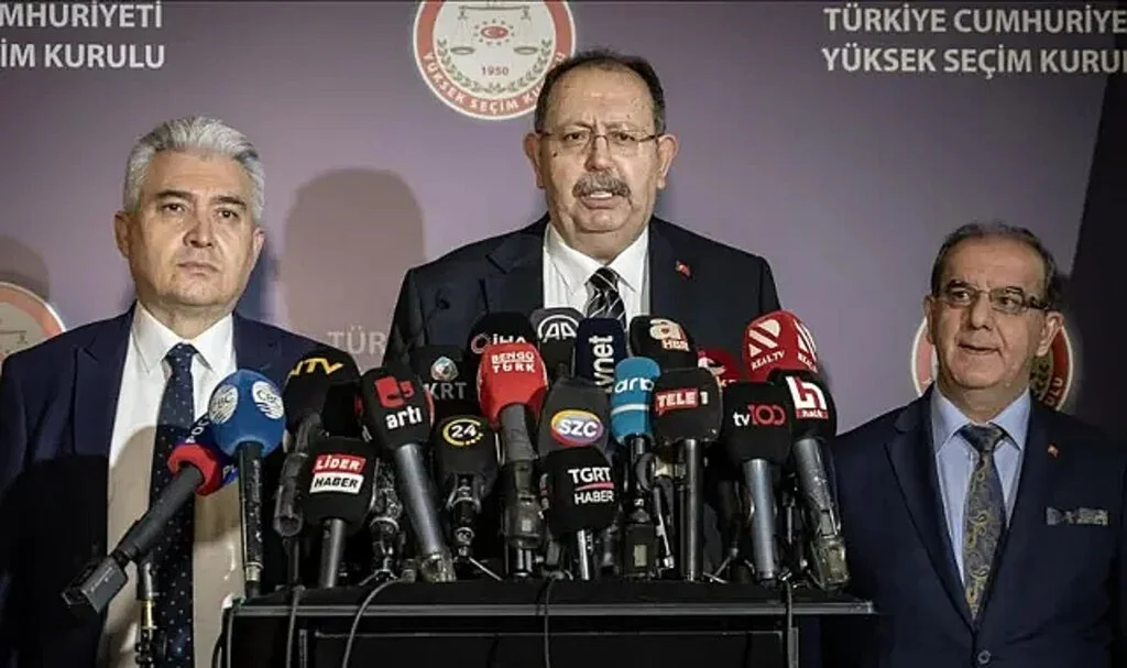 YSK Başkanı Yener: "Genel yurt dışı ve yurt dışı oylarının toplamında Erdoğan an itibariyle yüzde 53.41, Kılıçdaroğlu yüzde 46.59 oy oranına sahip”