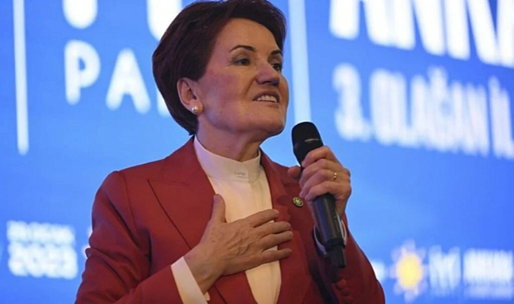 Akşener, Partisinin Belediye Başkanlarıyla Görüştü