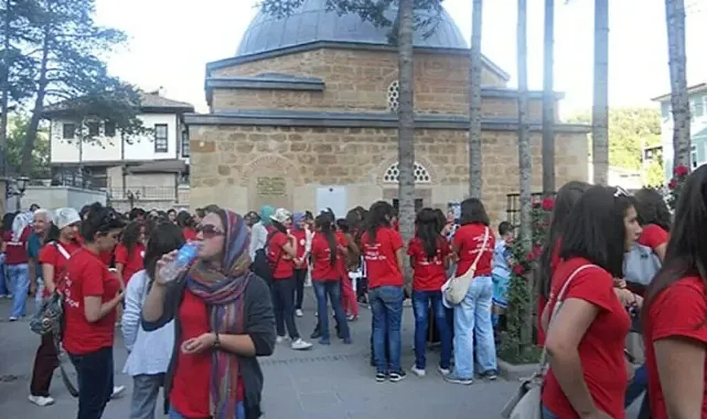 Alevi Gençler İçin Düzenlenen Harem-Selamlık Kampa Tepki