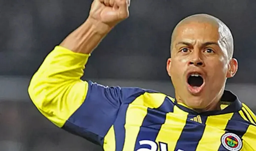 Alex'in Paylaşımına Adeta Yorum Yağıyor!