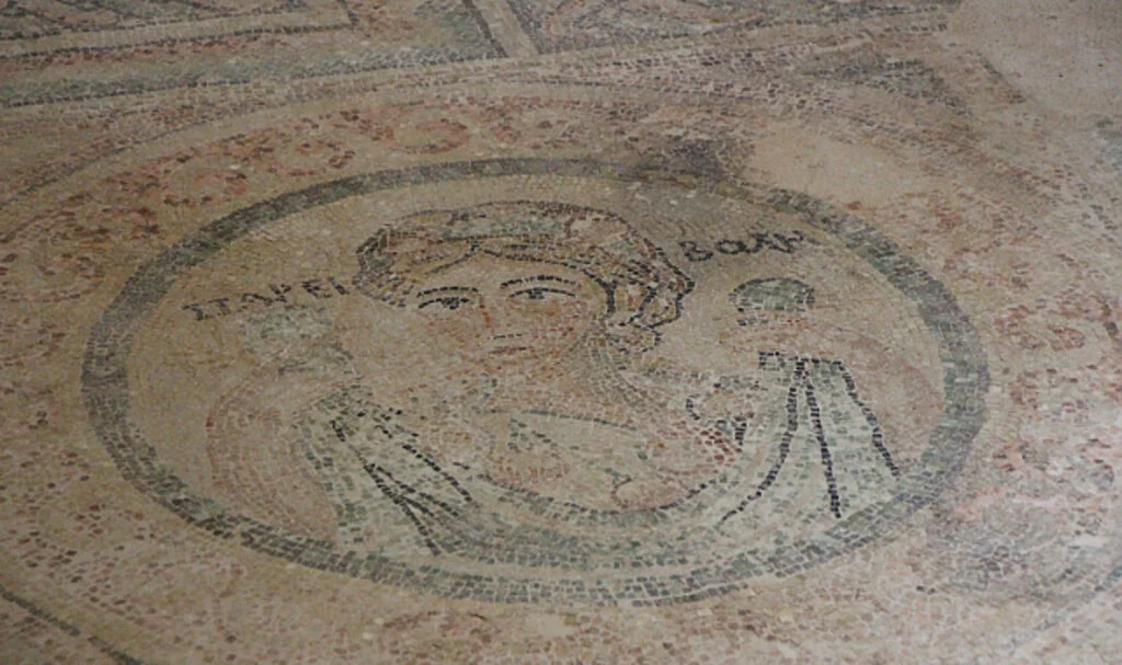 Amasya’da Bin 700 Yıllık Mozaik Sergilenmeye Başlandı 