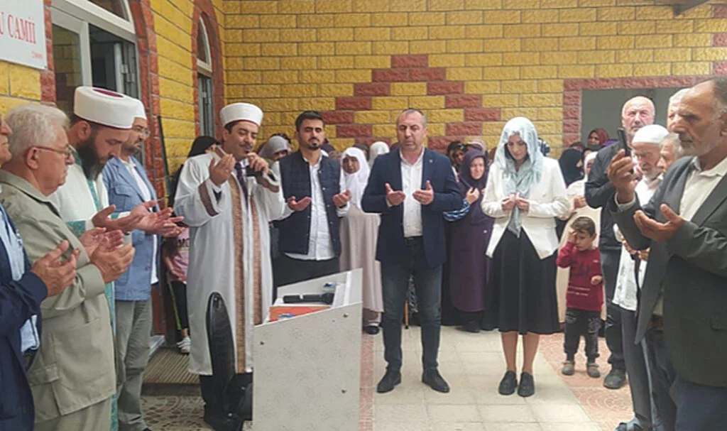 Asarcık'ta Hacı Adayları Kutsal Topraklara Uğurlandı